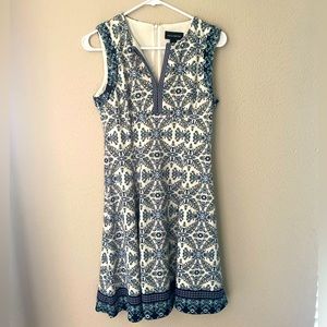 Liz Claiborne V cut Blue and White Dress Sz 4